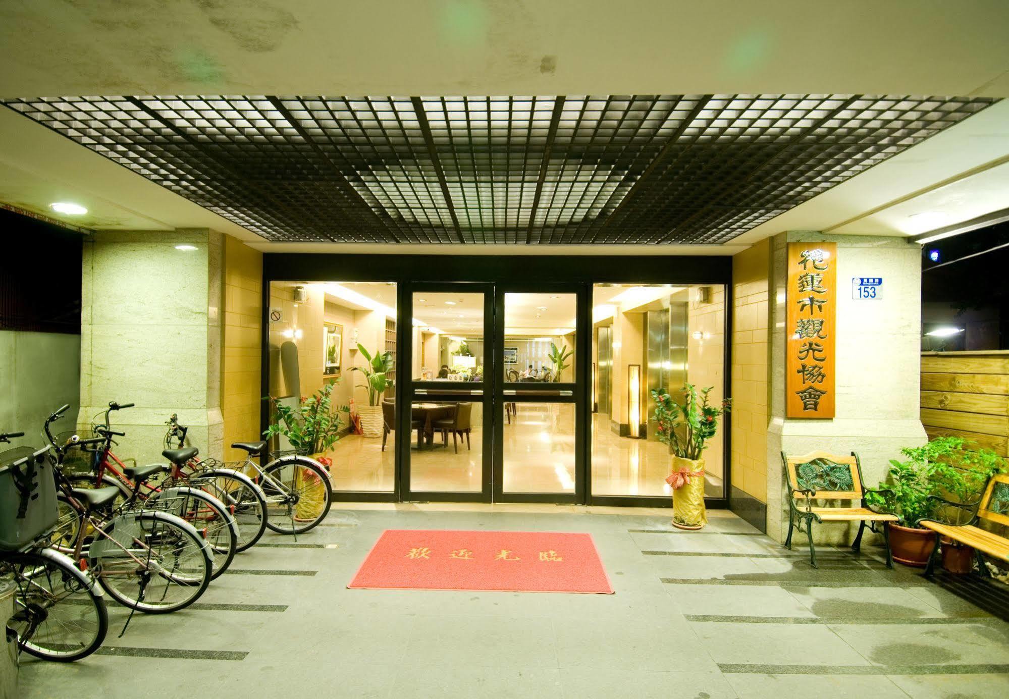 Unique Hotel Hualien Buitenkant foto