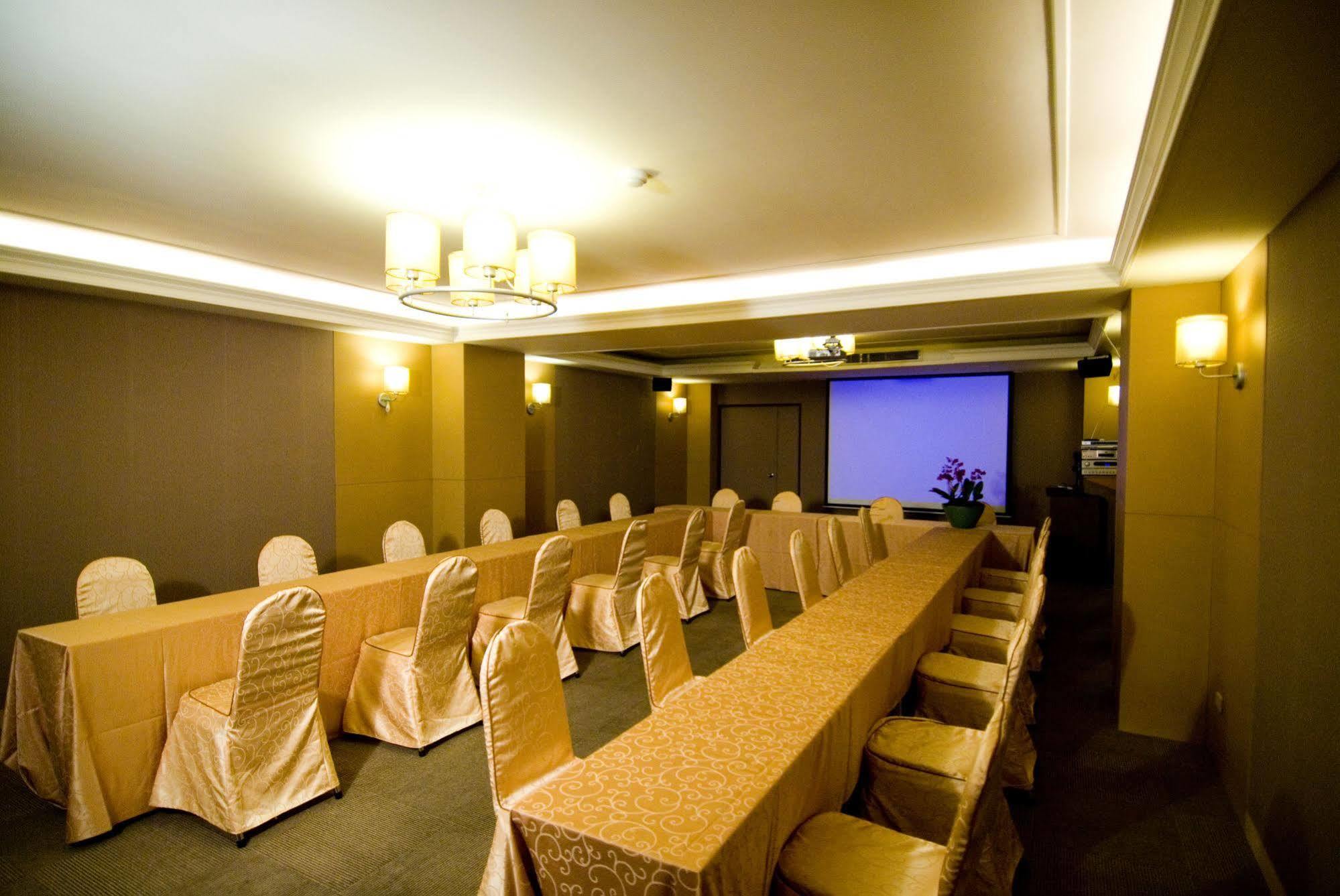 Unique Hotel Hualien Buitenkant foto